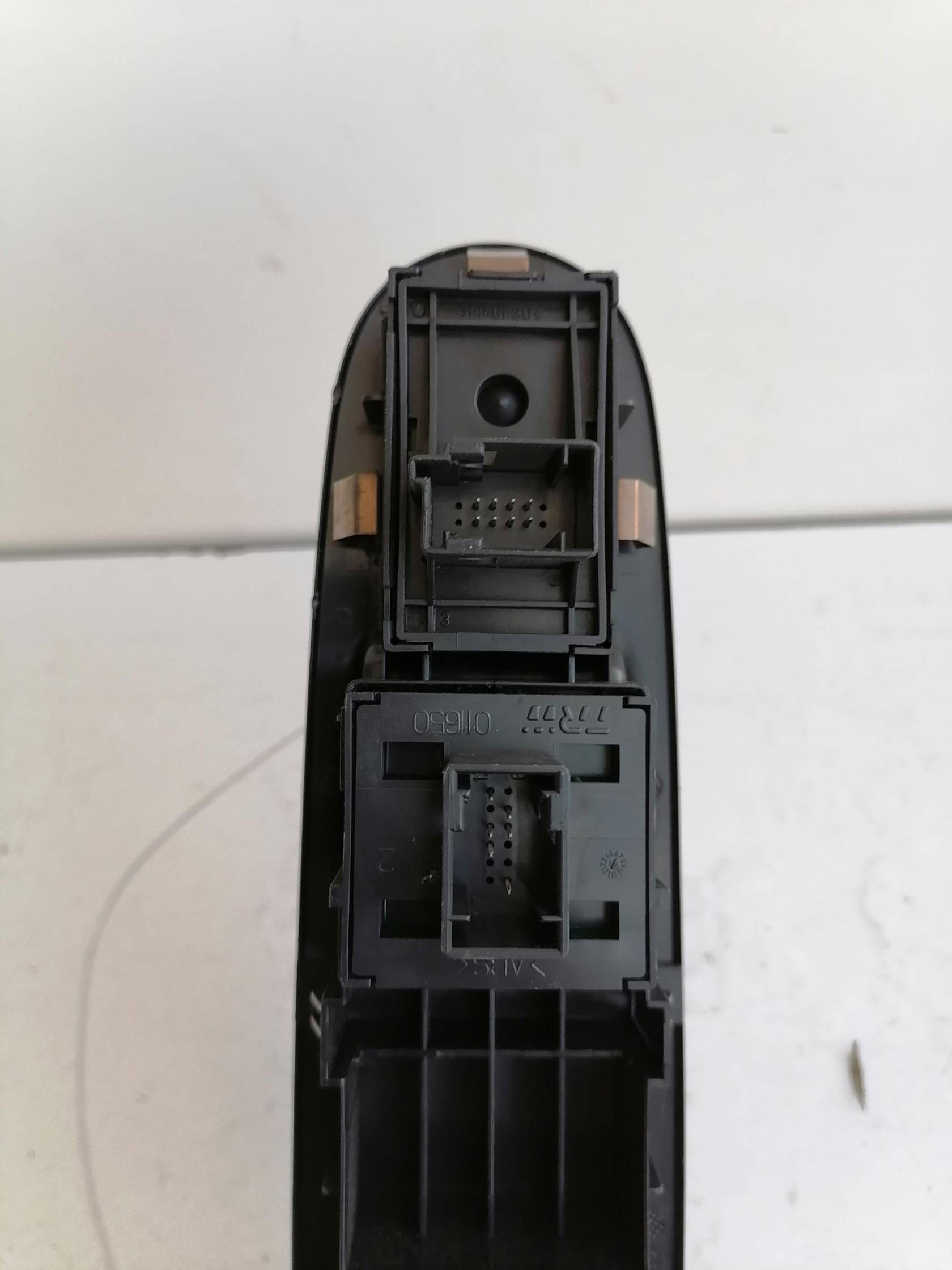 Interruttore alzacristalli porta ant.